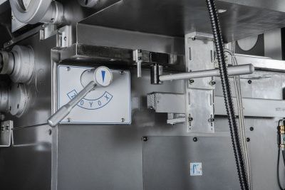 Широкоуниверсальный фрезерный станок Jet JUM-1464VHXL DRO