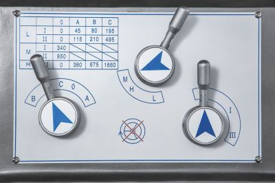 Широкоуниверсальный фрезерный станок Jet JUM-1153VXL DRO