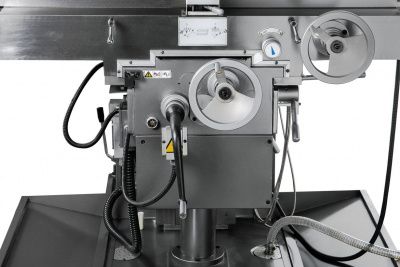 Широкоуниверсальный фрезерный станок Jet JUM-1464VHXL DRO