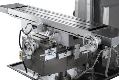 Широкоуниверсальный фрезерный станок Jet JUM-1153VXL DRO