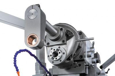 Широкоуниверсальный фрезерный станок Jet JUM-1153VXL DRO