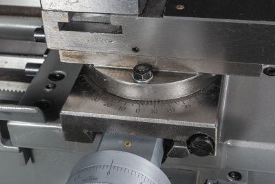 Токарно-винторезный станок Jet GHВ-1340A DRO