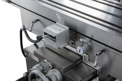 Широкоуниверсальный фрезерный станок Jet JUM-1153VXL DRO