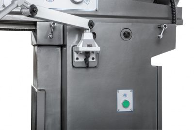 Широкоуниверсальный фрезерный станок Jet JUM-1153VXL DRO